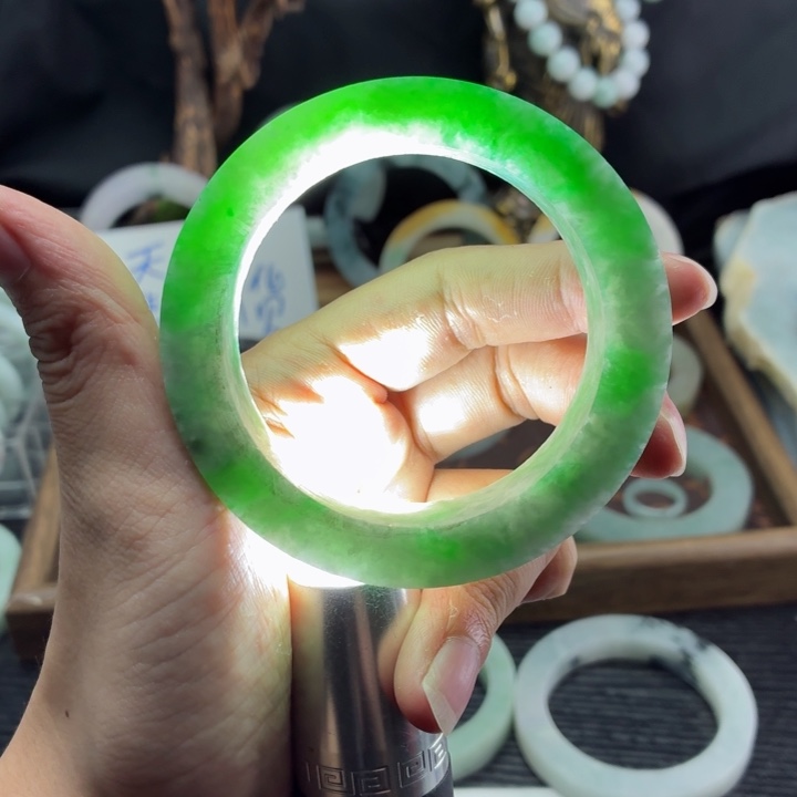 定制翡翠未镶嵌天然翡翠A货毛胚手镯