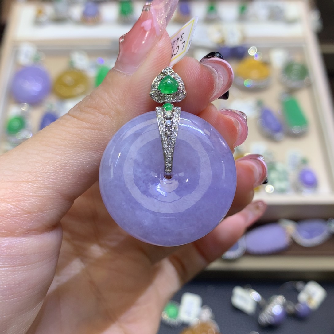 翡翠颈饰18K金镶嵌?**安翡翠