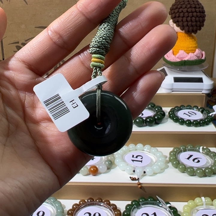 和田玉未镶嵌手串