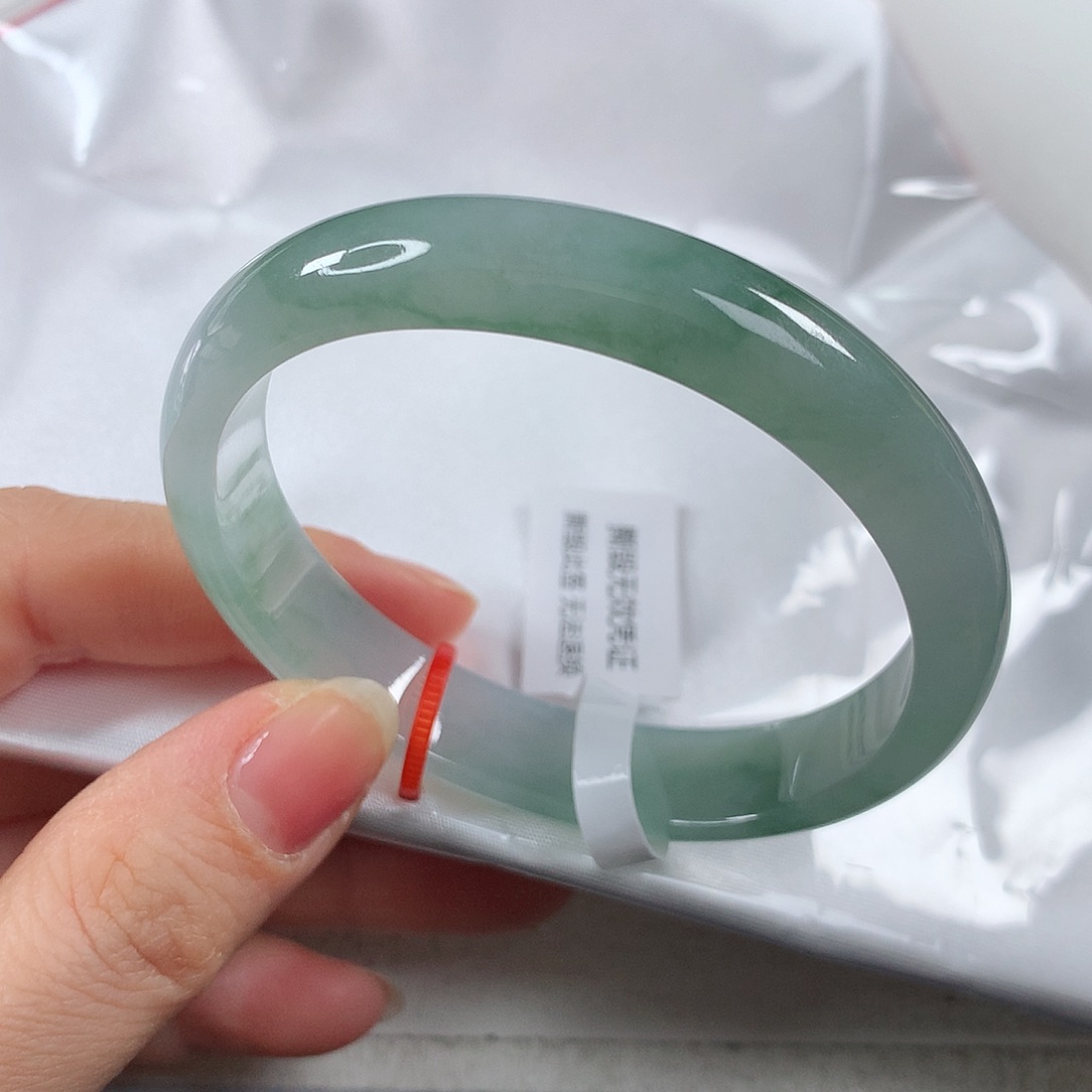 翡翠手镯未镶嵌 贵妃①⑤⑤