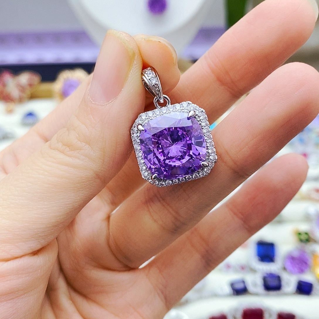 吊坠(赠链)蓝宝石未镶嵌