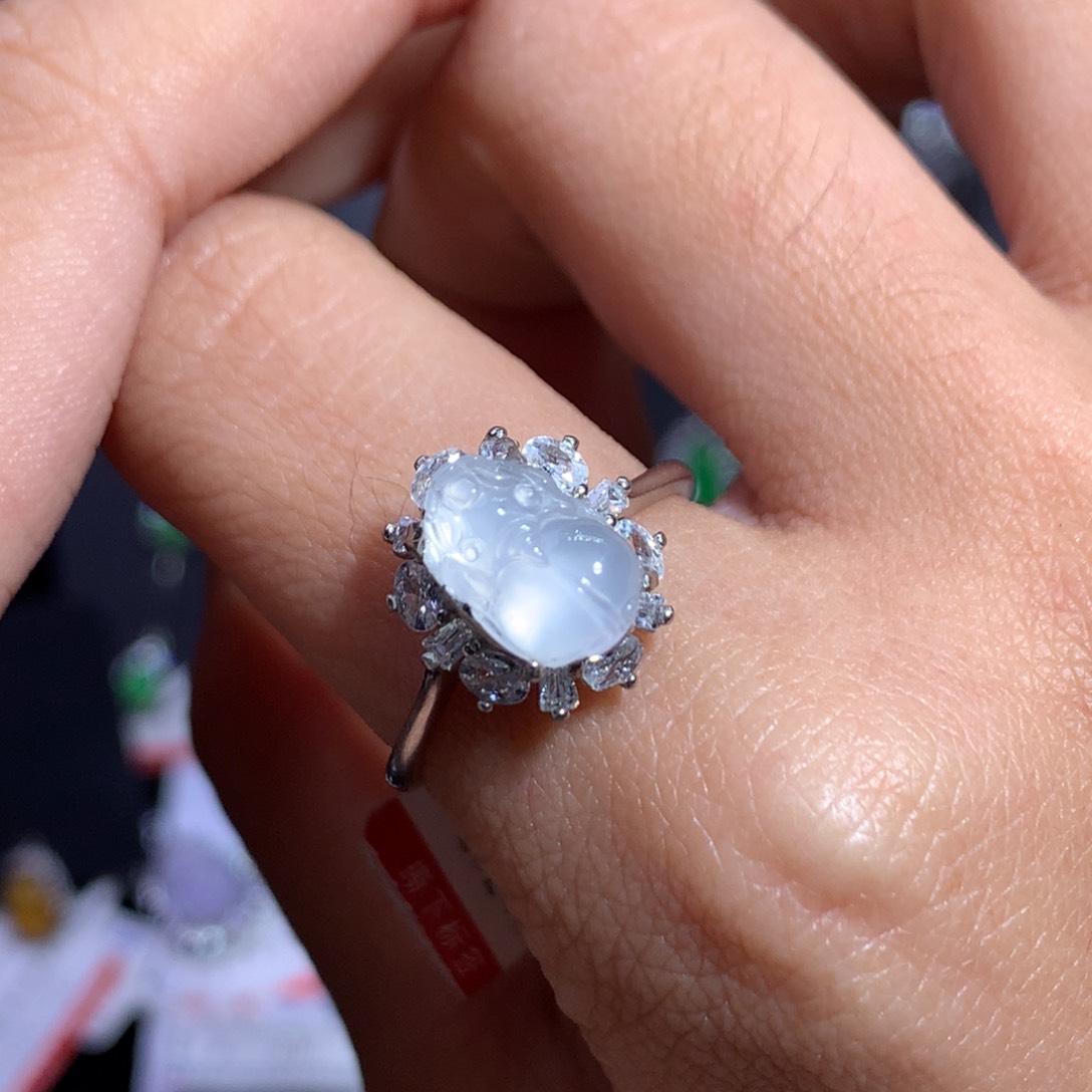 翡翠颈饰银S925镶嵌貔貅戒指