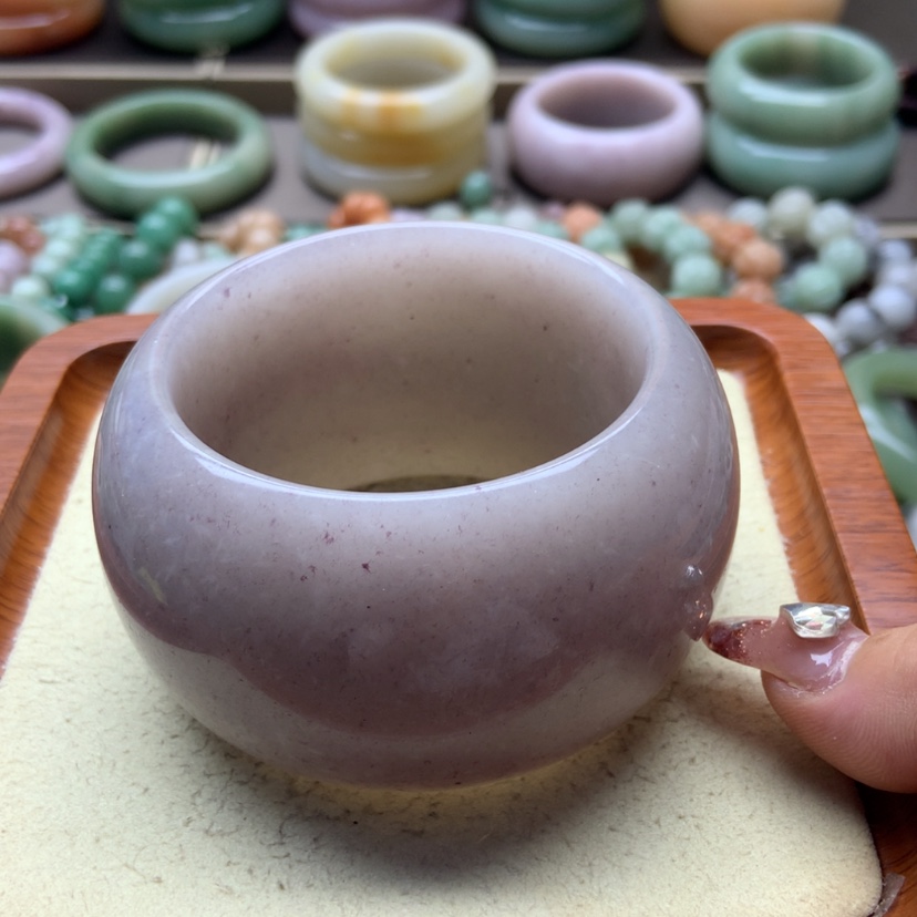 【闪购商品】石英质玉手镯未镶嵌床****我