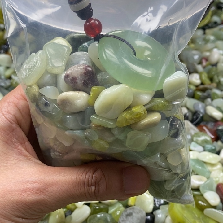 蛇纹石玉鱼缸石未镶嵌