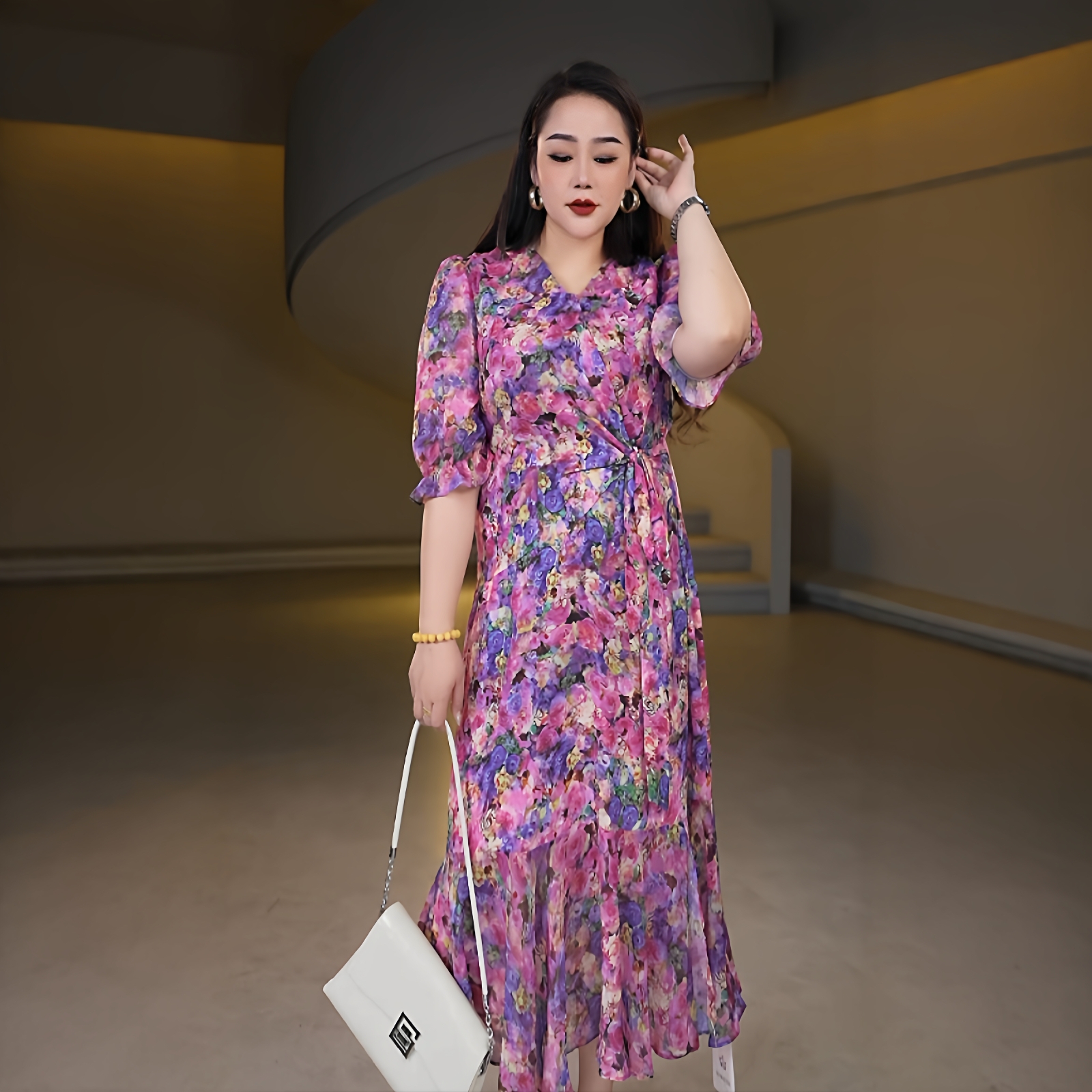伊馨大码女装风情万种鱼尾裙子2025夏新巨好看法式碎花连衣裙女