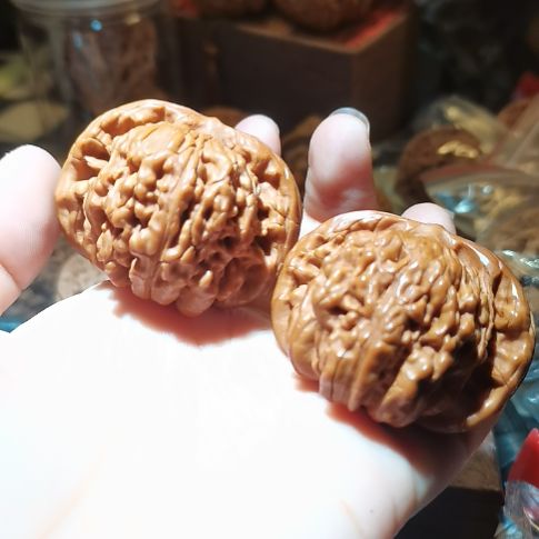 猴头核桃吊坠郑**?48四座楼