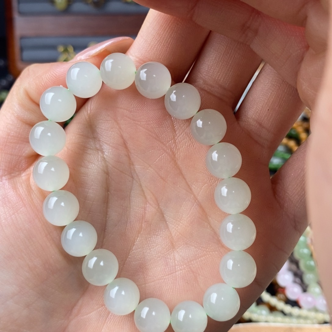 和田玉冰胶荧光猫10mm未镶嵌