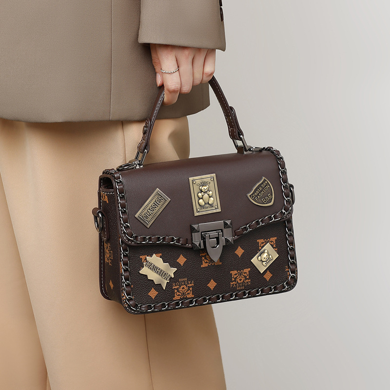 包包2025新款女包斜挎包手提腋下邮差包夏季高级感单肩小包箱包