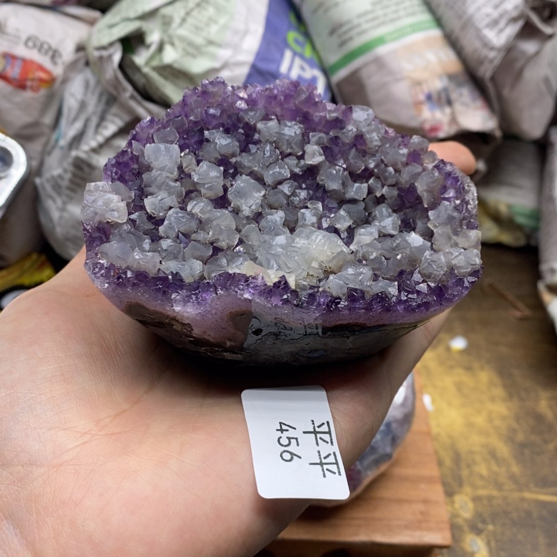 水晶乌拉圭未镶嵌