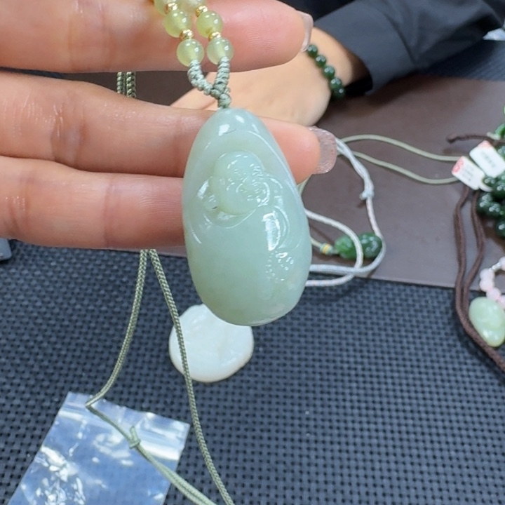 颈饰未镶嵌和田玉