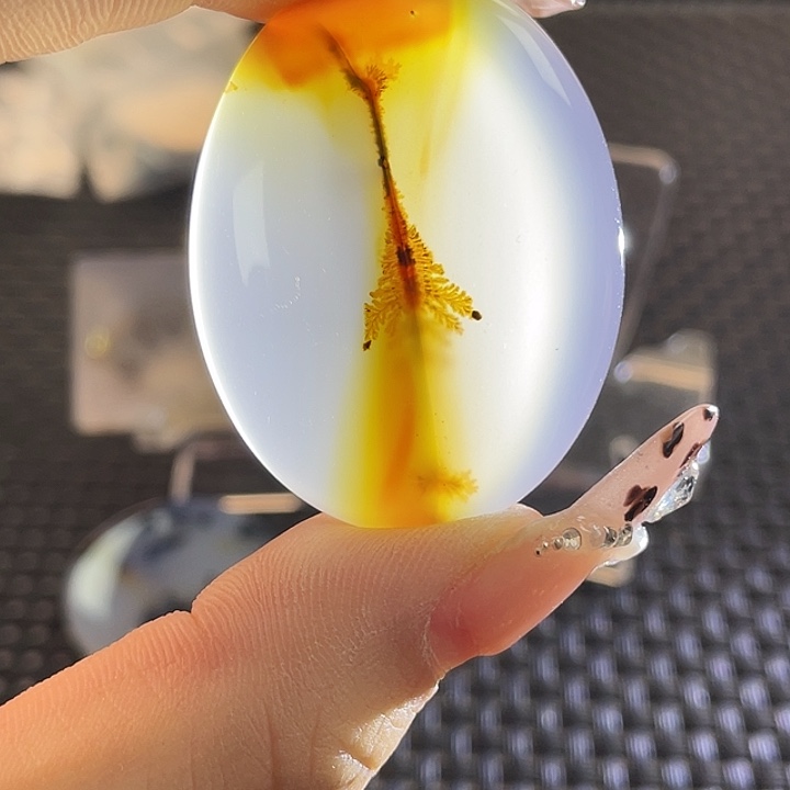 不***屋玛瑙/玉髓未镶嵌颈饰