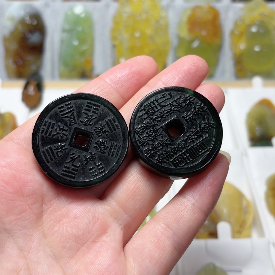 未镶嵌蛇纹石玉吊坠(不含链)