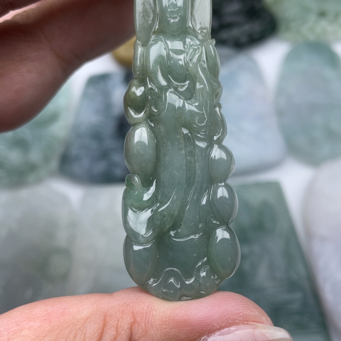 吉***宝翡翠未镶嵌颈饰翡翠