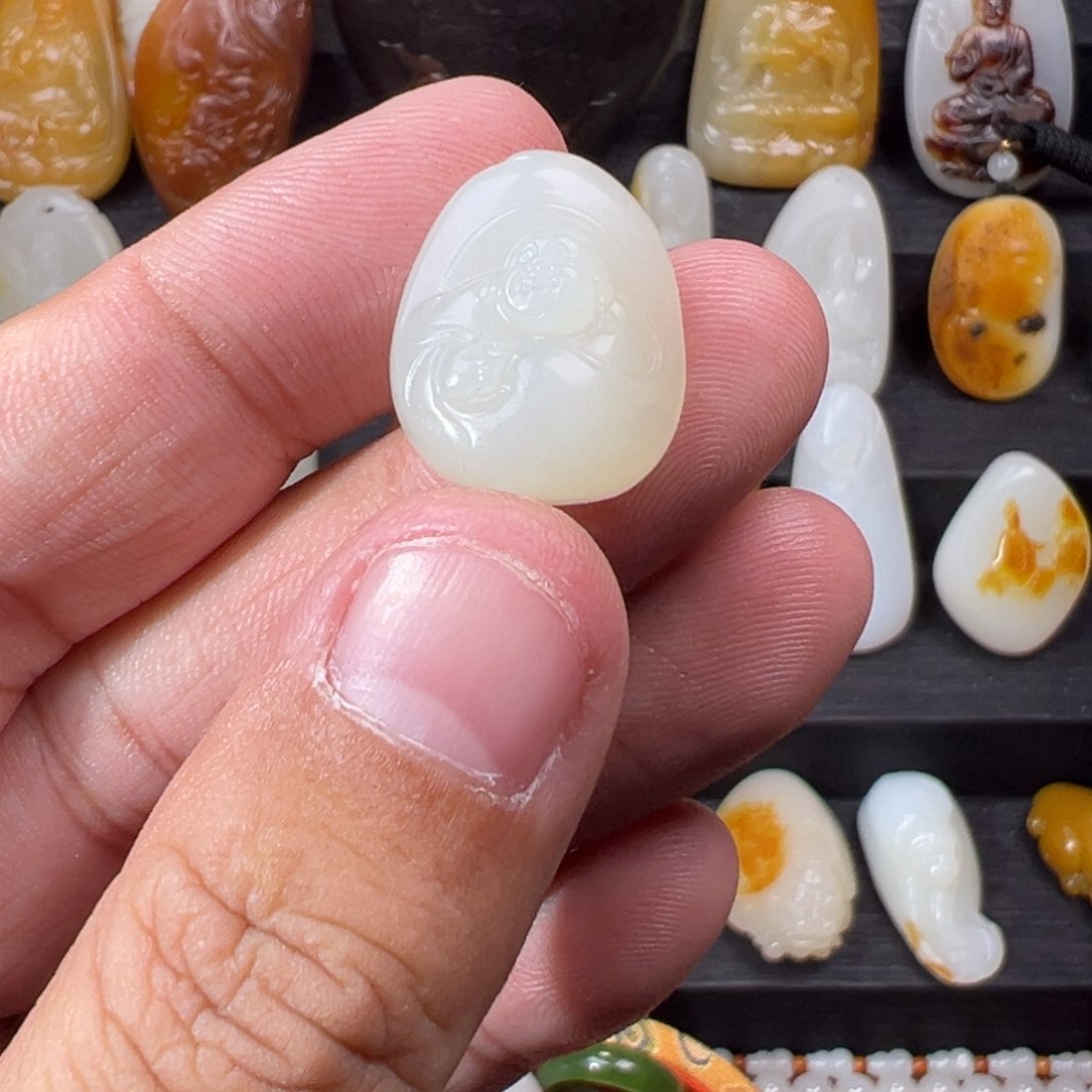 和田玉颈饰未镶嵌