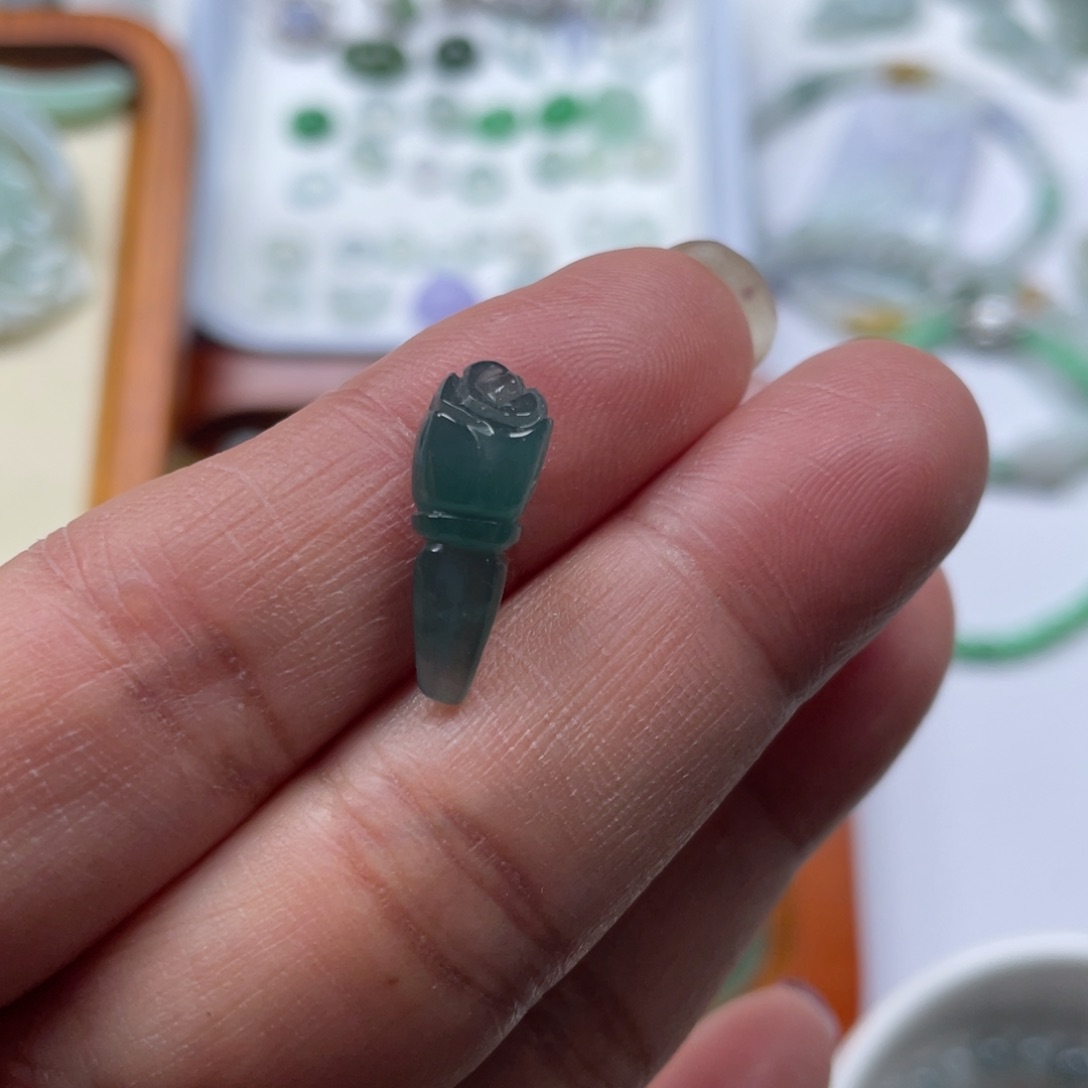 翡翠颈饰未镶嵌67896789