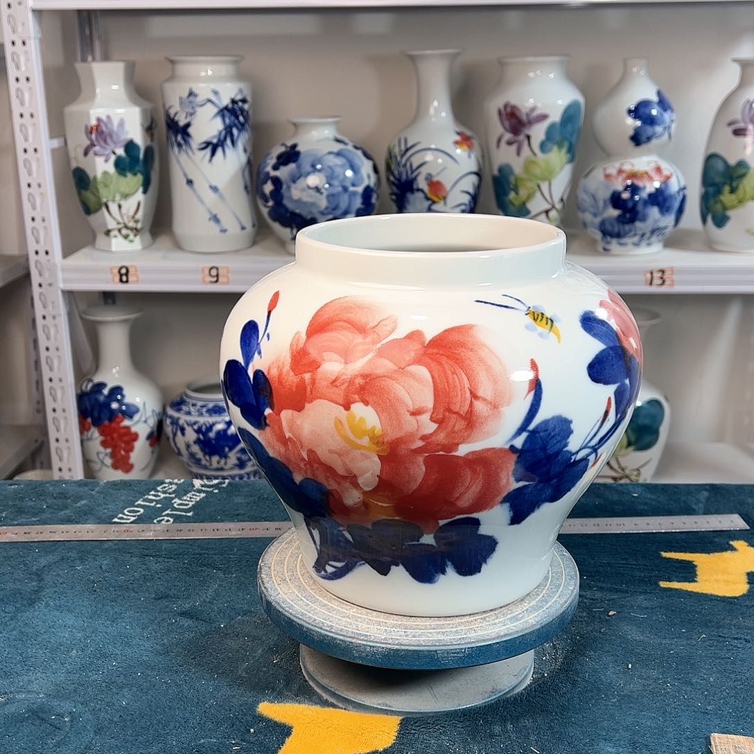 摆件景德镇陶瓷大口红牡