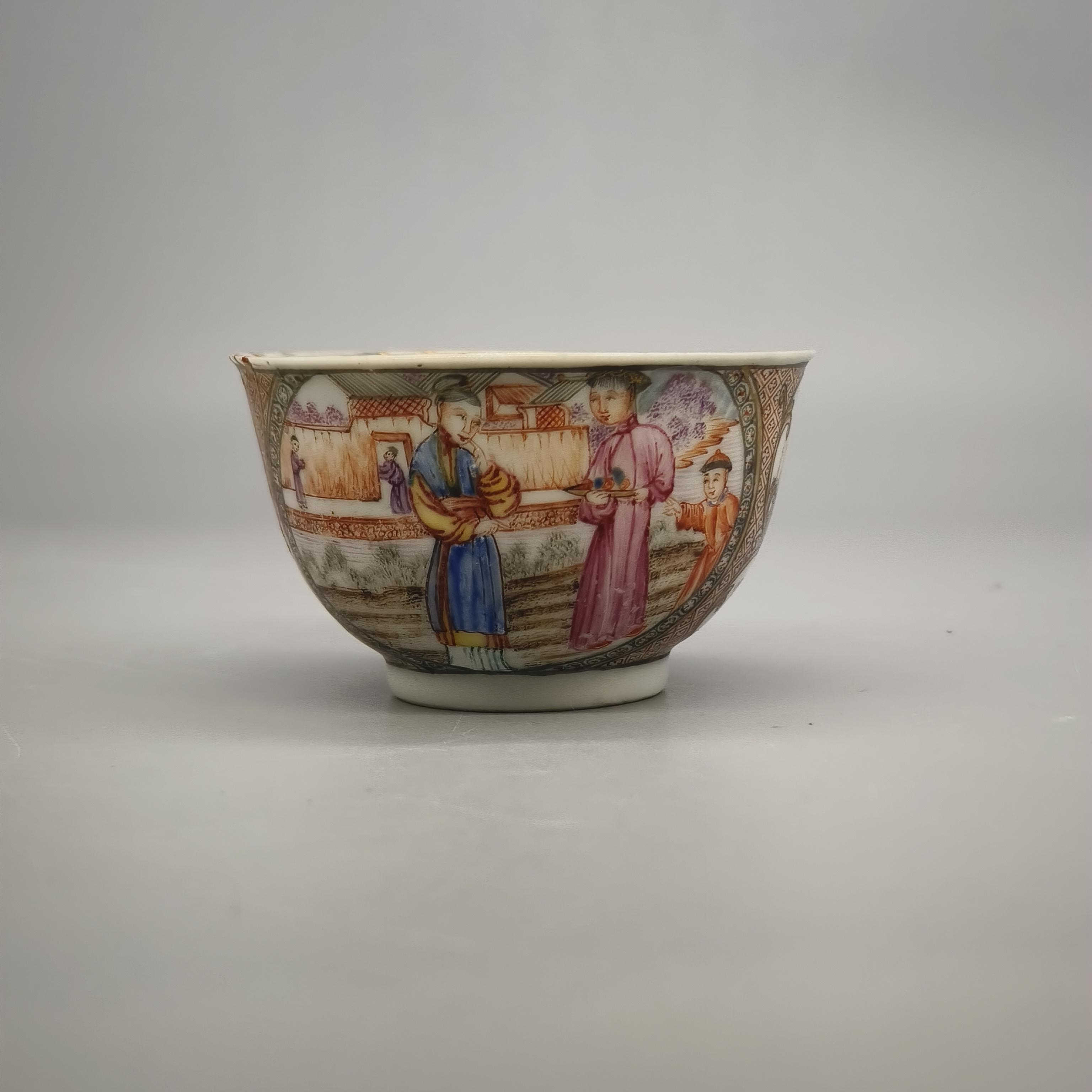 52502015*清乾隆广彩人物故事纹杯/瓷器五/江苏省文物总店