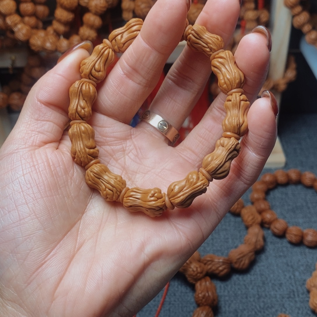 桃核吊坠龙纹桃枭