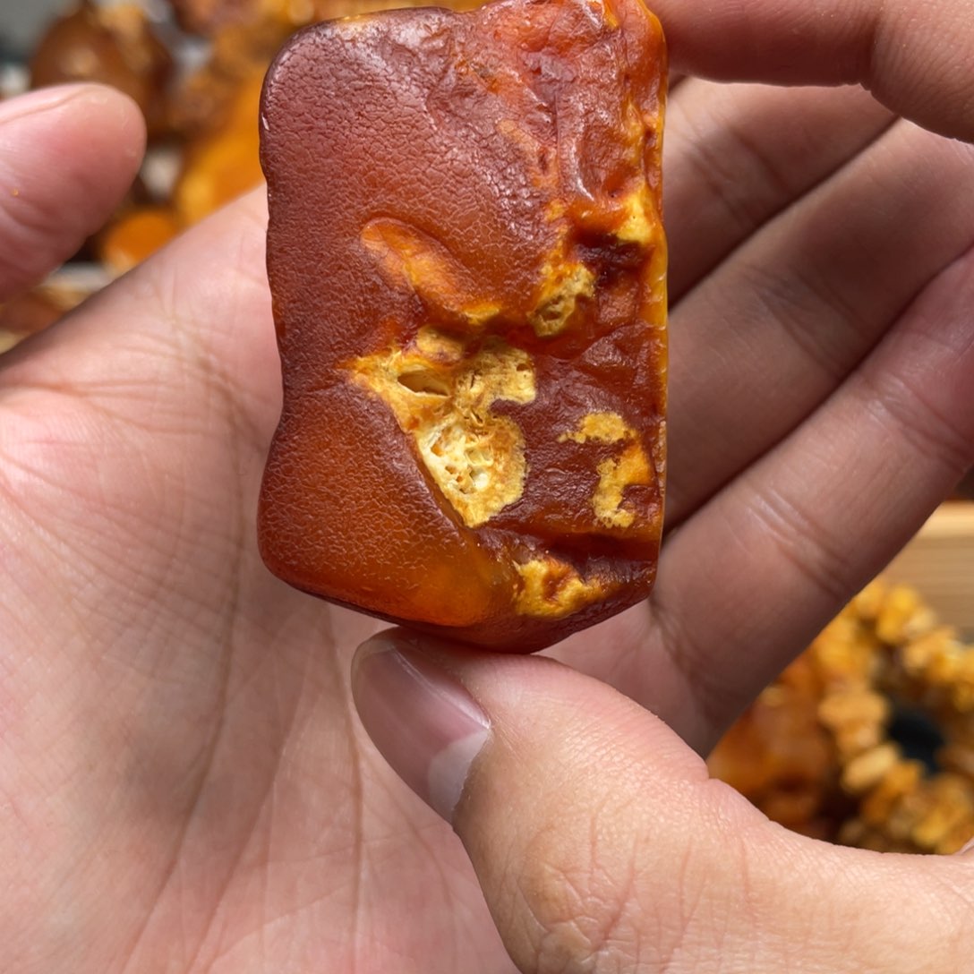 琥珀珠宝奇石未镶嵌