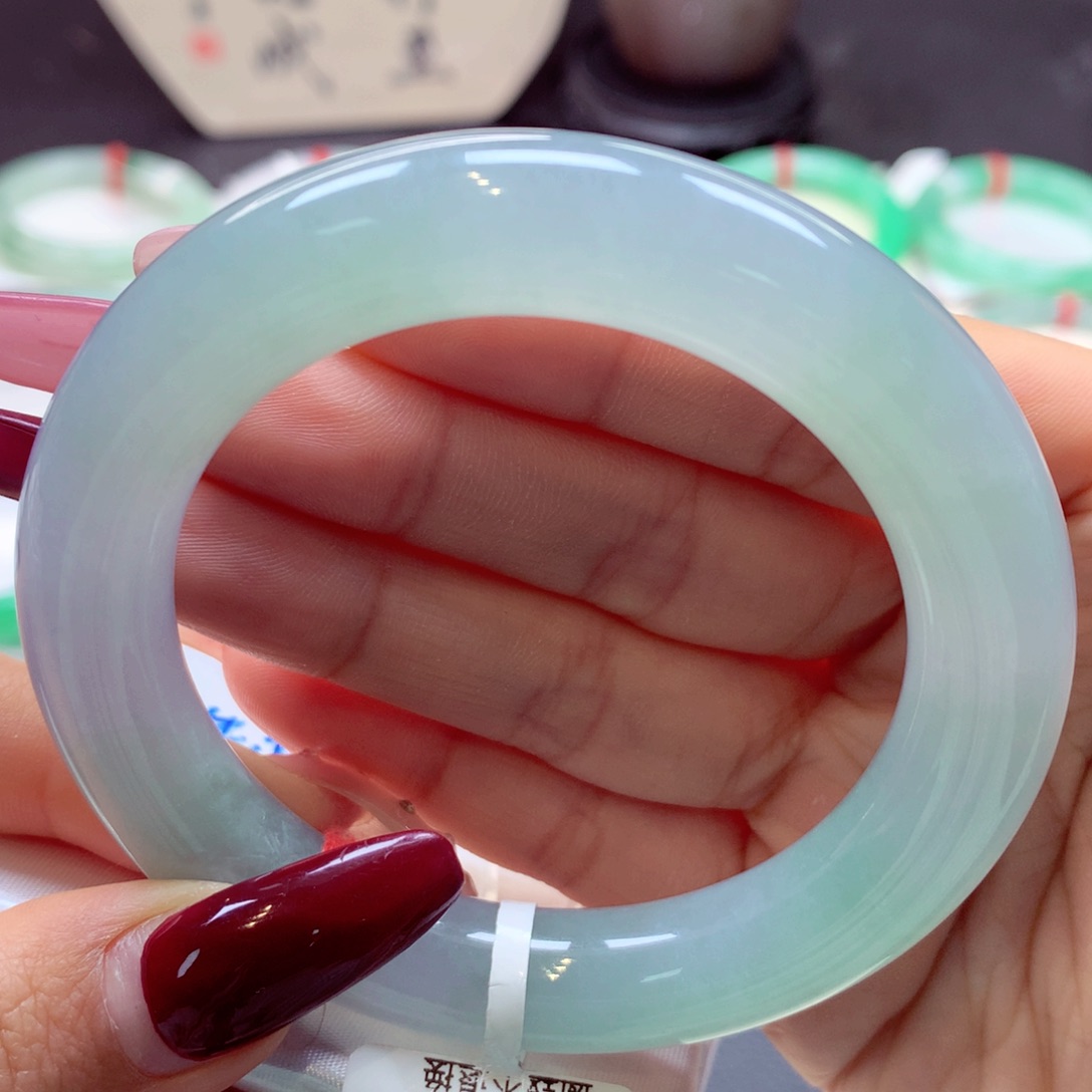 翡翠手镯未镶嵌胖圆10号66