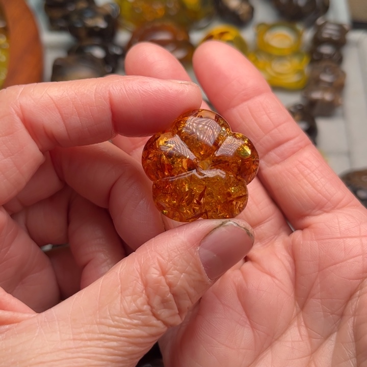 琥珀未镶嵌颈饰花