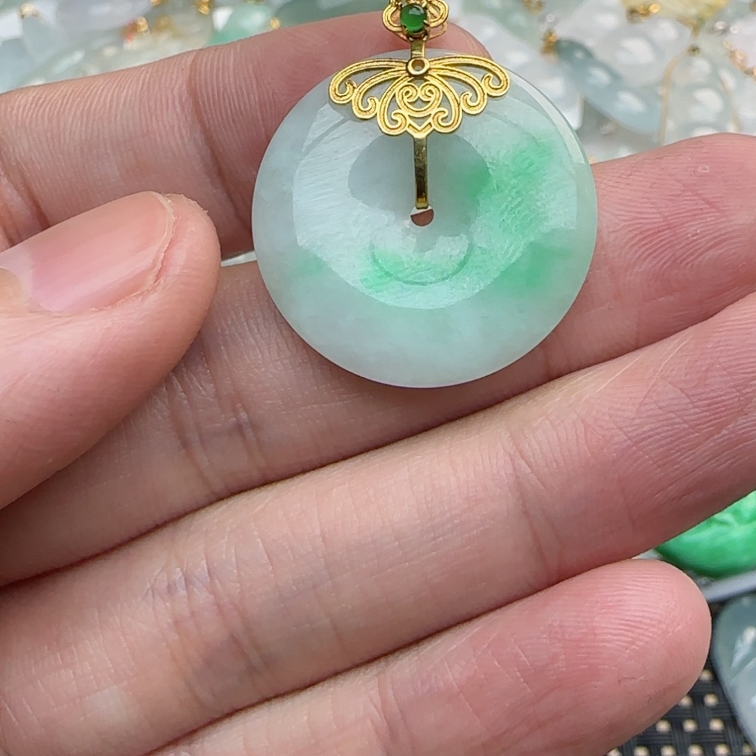 【闪购商品】翡翠吊坠(不含链)18K金镶嵌平安扣
