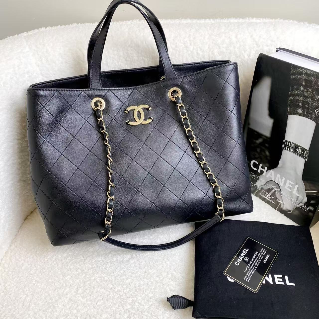 99新 Chanel/香奈儿 壹臻/黑金牛way tote29开/59911337/12期免息