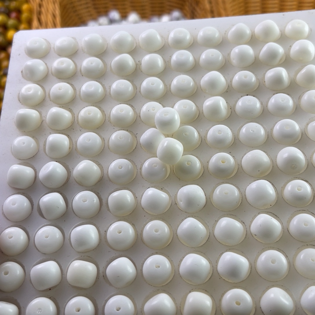 吊坠白玉菩提10-9骨瓷白桶珠100颗