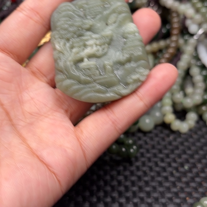 颈饰未镶嵌和田玉