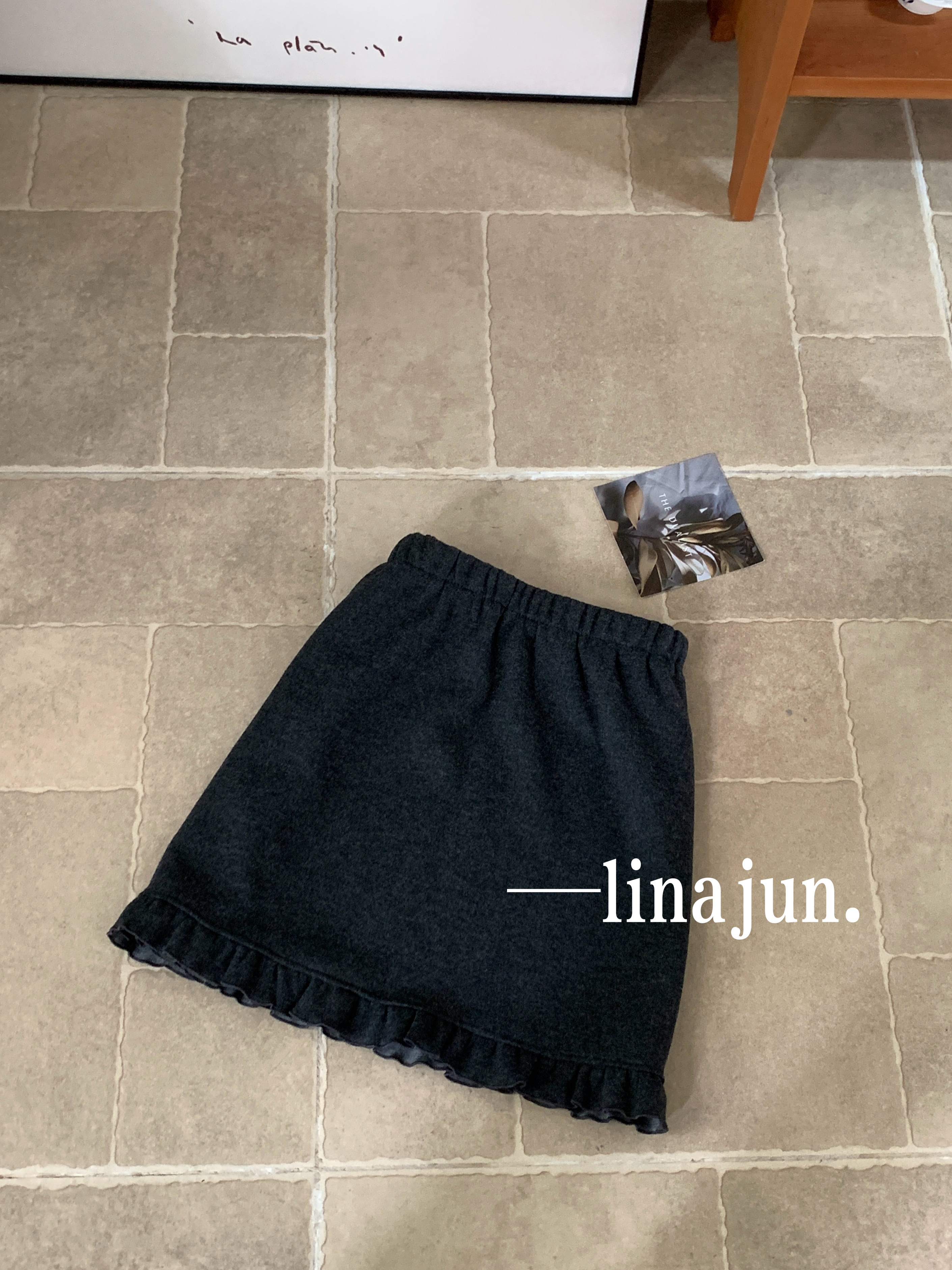 9.27秋季新款韩系木耳花边百搭显瘦深灰色短款半身裙