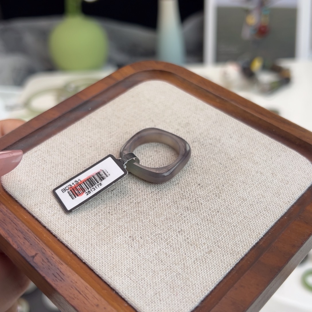 和田玉（糖玉）未镶嵌戒指N168烟紫方圆直径18不退换