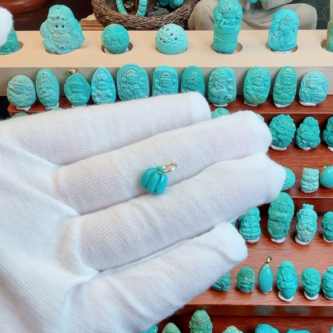 绿松石配饰未镶嵌