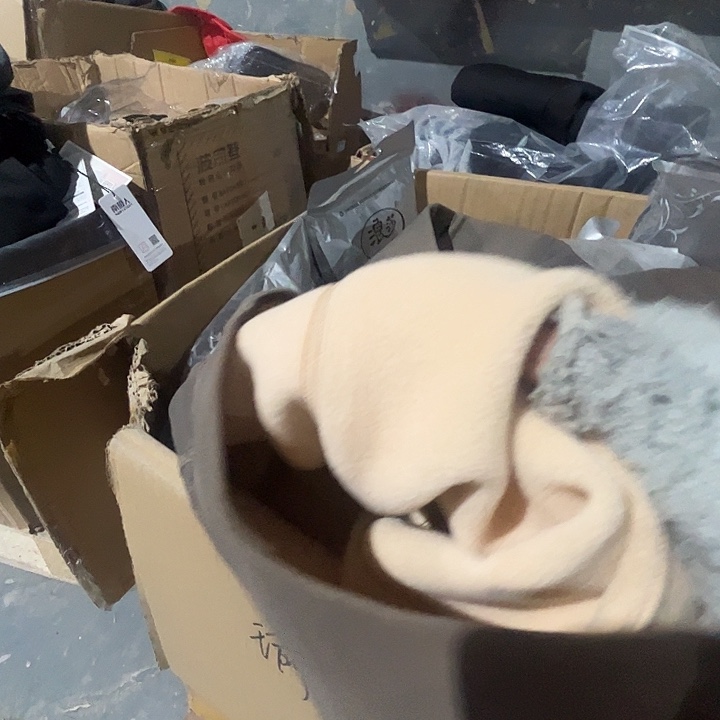 品牌加绒透肤袜。     120斤。 