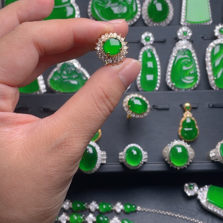 翡翠戒指未镶嵌翡翠戒指