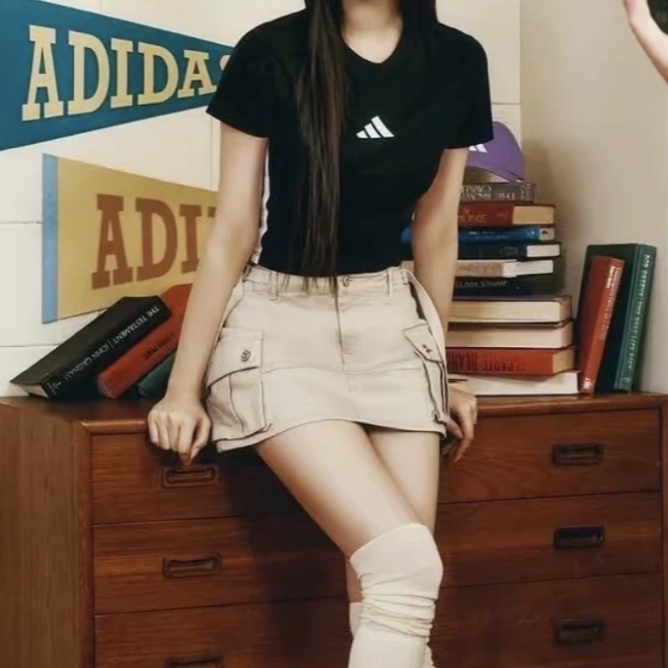 adidas/阿迪达斯经典百搭时尚夏季中短款修身圆领短袖T恤JY8570