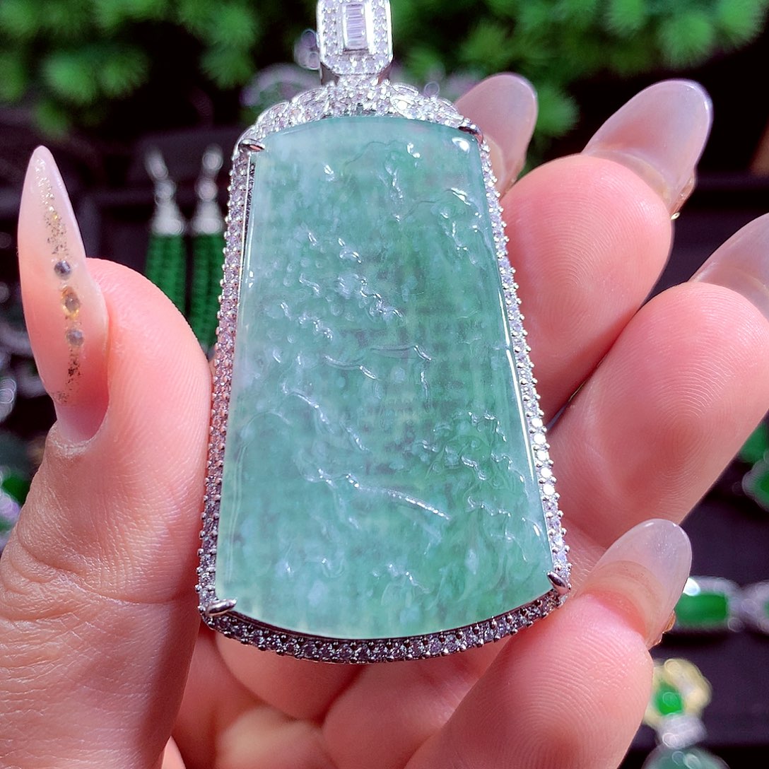 颈饰未镶嵌翡翠天然