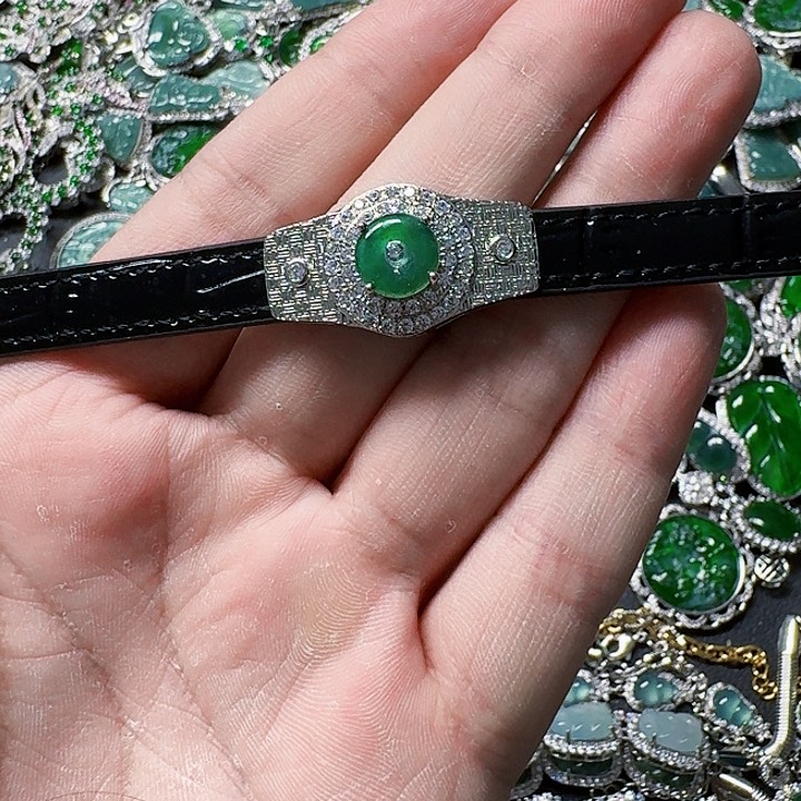 翡翠颈饰未镶嵌天然A货翡翠放漏