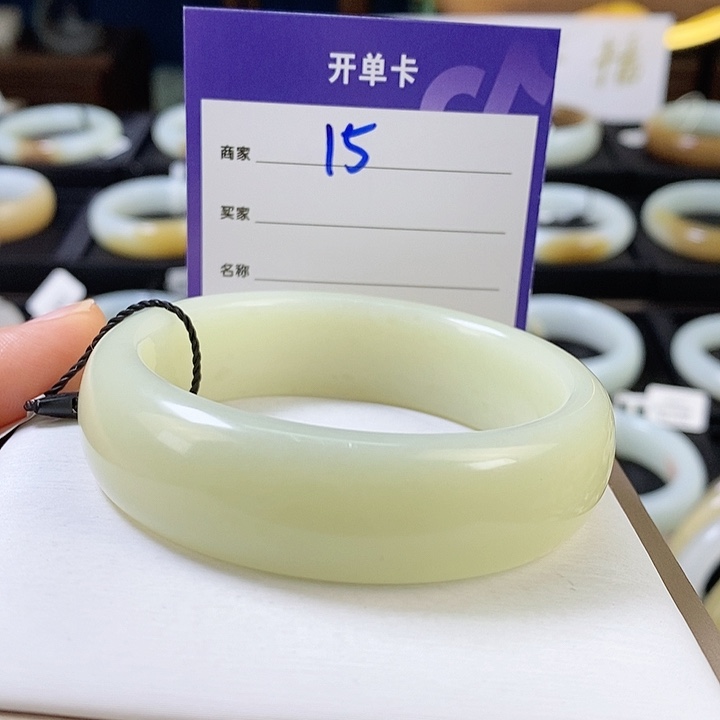 未镶嵌手镯和田玉55