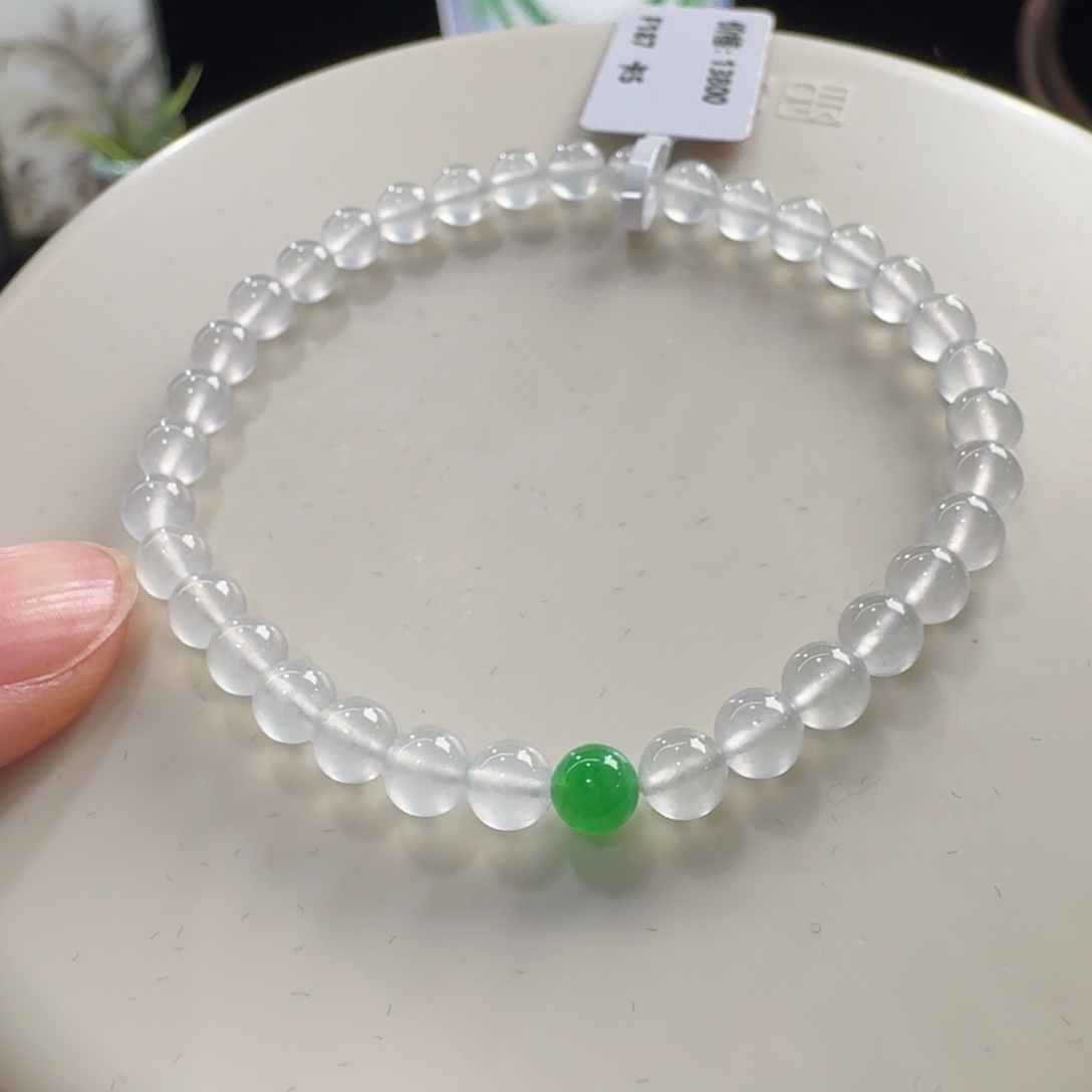 C***店翡翠未镶嵌手链高冰玻白月光单圈5mm