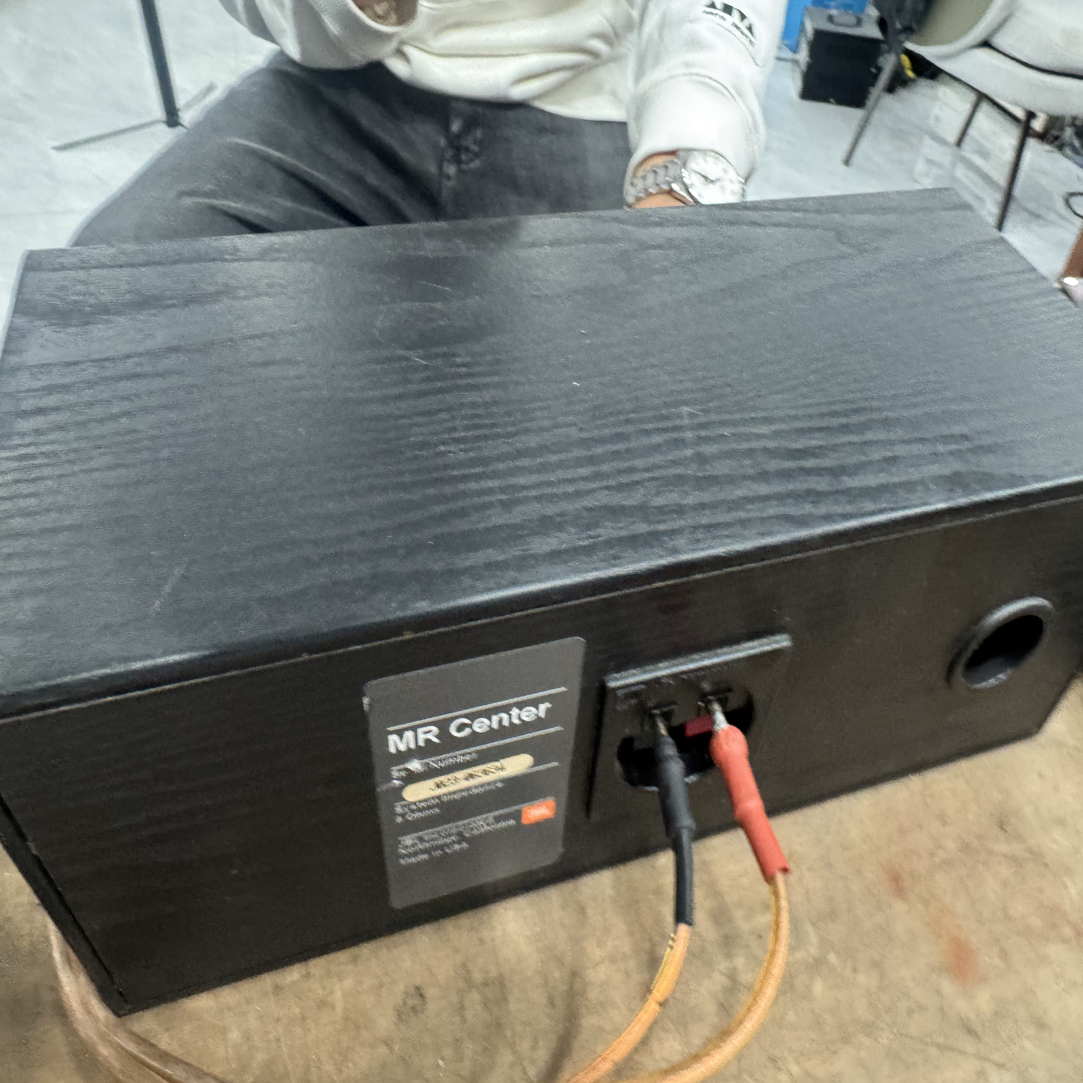 8新 JBL 二手JBL中置音响，运费自理，不支持无理由