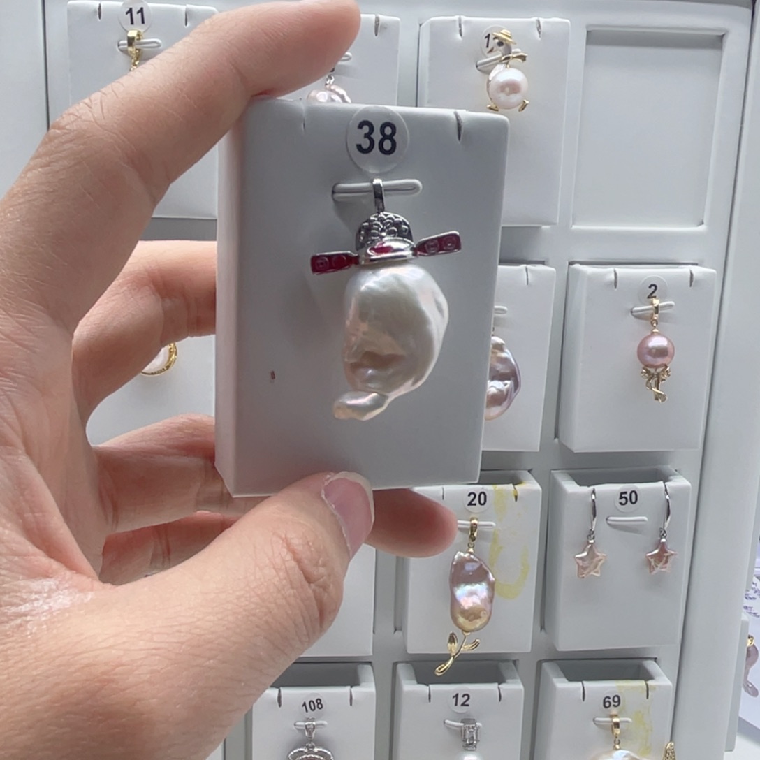 淡水珍珠颈饰合金