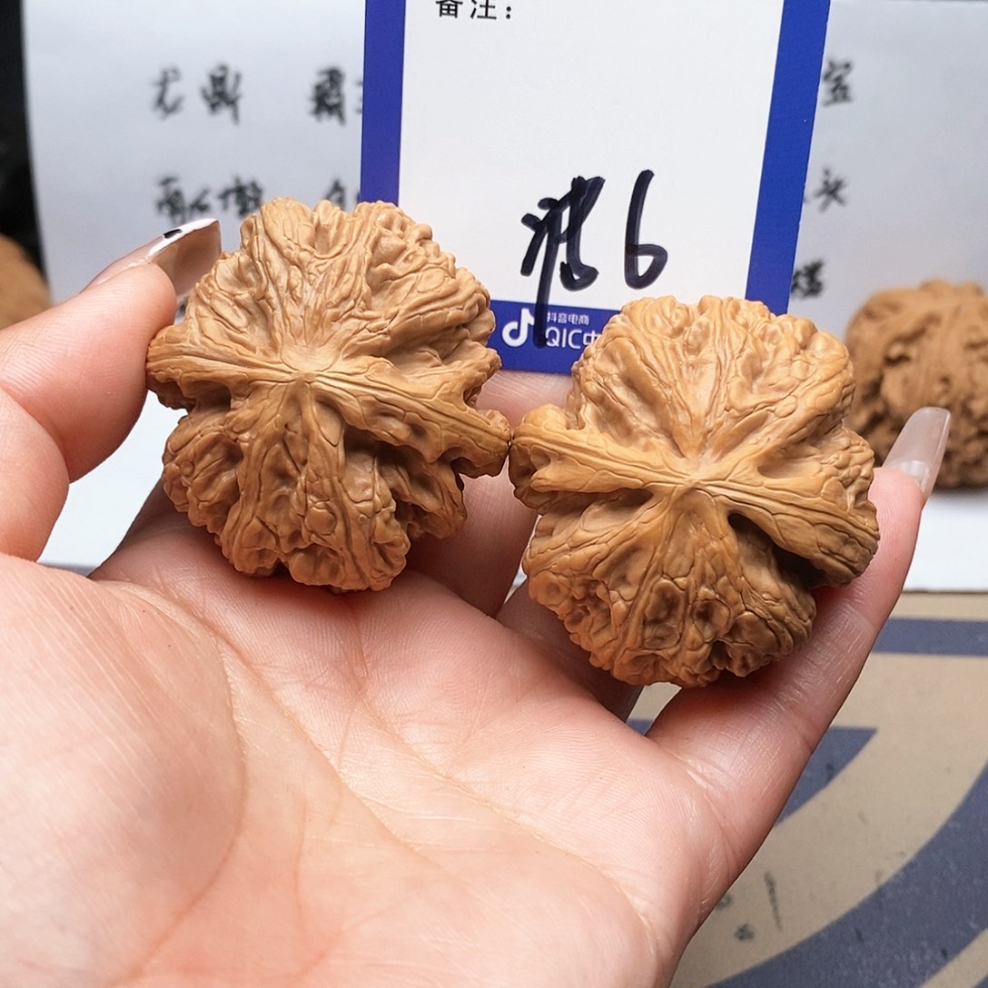 【闪购商品】文玩核桃把件昂***偶文玩核桃把件6