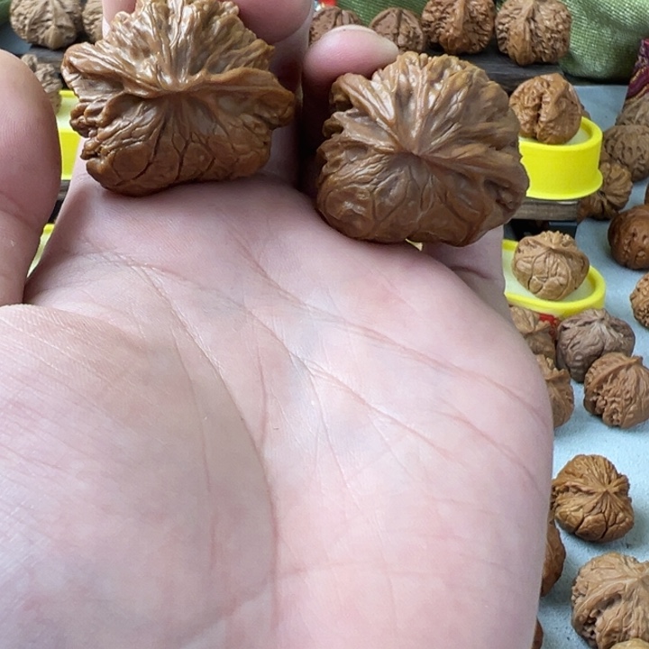 小***仙文玩核桃吊坠全品宫灯蛇头