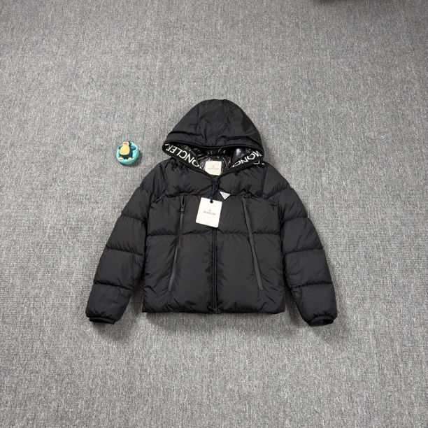 未使用 MONCLER  蒙口Montcla系列黑色内里满印羽绒服/2码