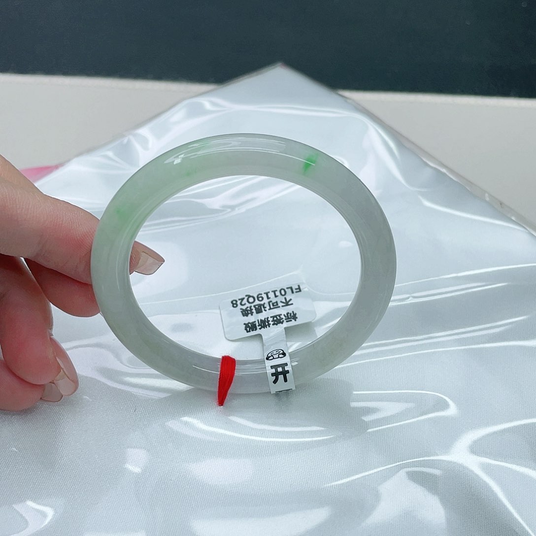 翡翠手镯未镶嵌圆52