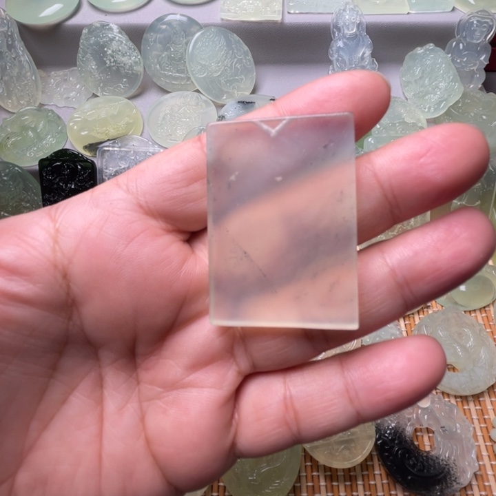 岫玉吊坠(赠链)未镶嵌