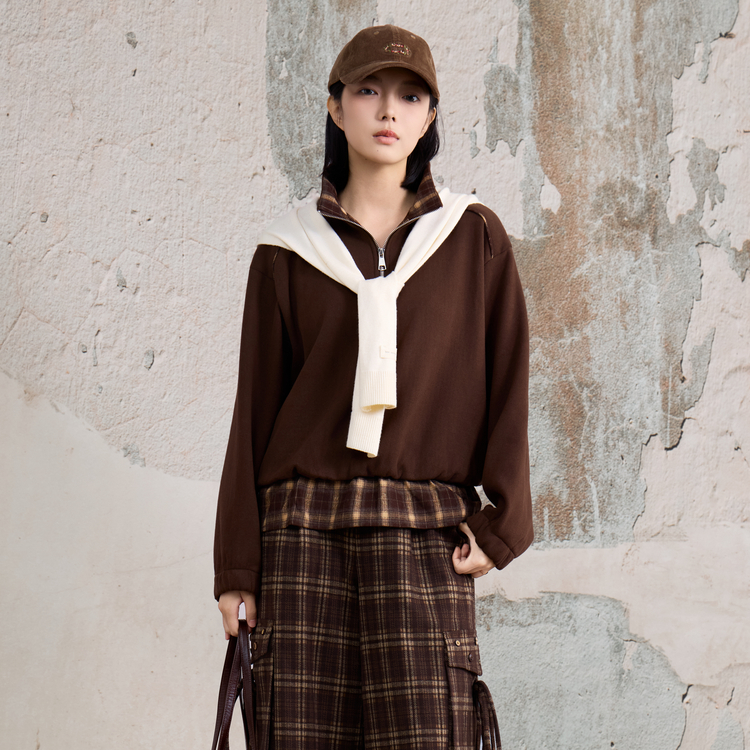 西町村屋休闲感卫衣女装2025冬季新款拼接设计无帽上衣XHAD10858