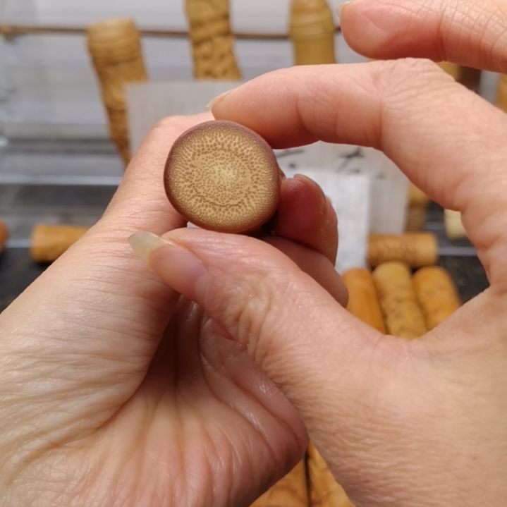 顶***地竹红皮料子浮雕花鸟题材