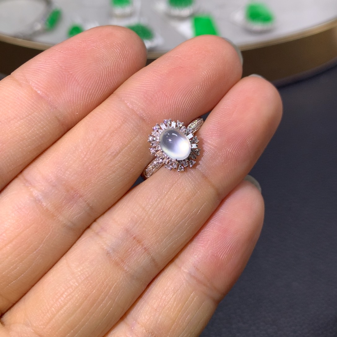 翡翠戒指18K金镶嵌翡翠