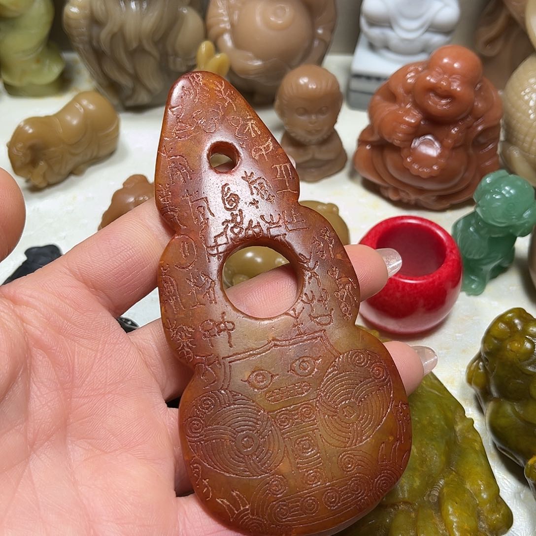 白玉菩提吊坠白玉菩提吊坠